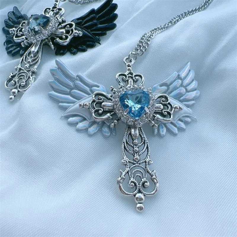 Gothic sexy accessory wing cross pendant necklace Y2K jewelry heart-shaped crystal necklace punk charm necklace W250318