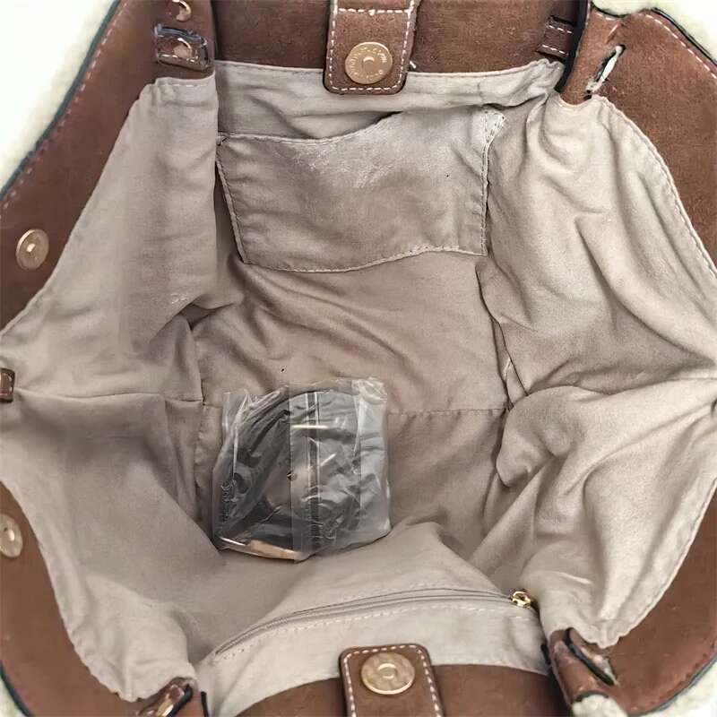 Meet You Winter Fashion Artificial Lamb Wool Handbag For Women Large Capacity Pleated Female Tote Commuter Shoulder Bag 2025
