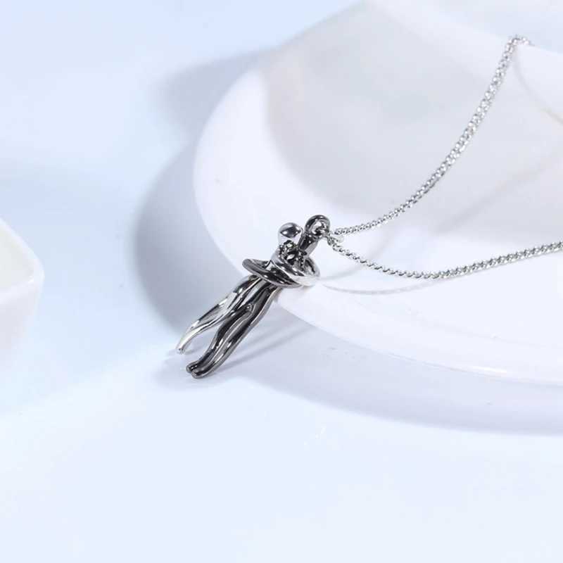 Exquisite Couple Embrace Pendant Necklace Womens Fashion Pendant Couple Necklace Valentines Day Jewelry W250318