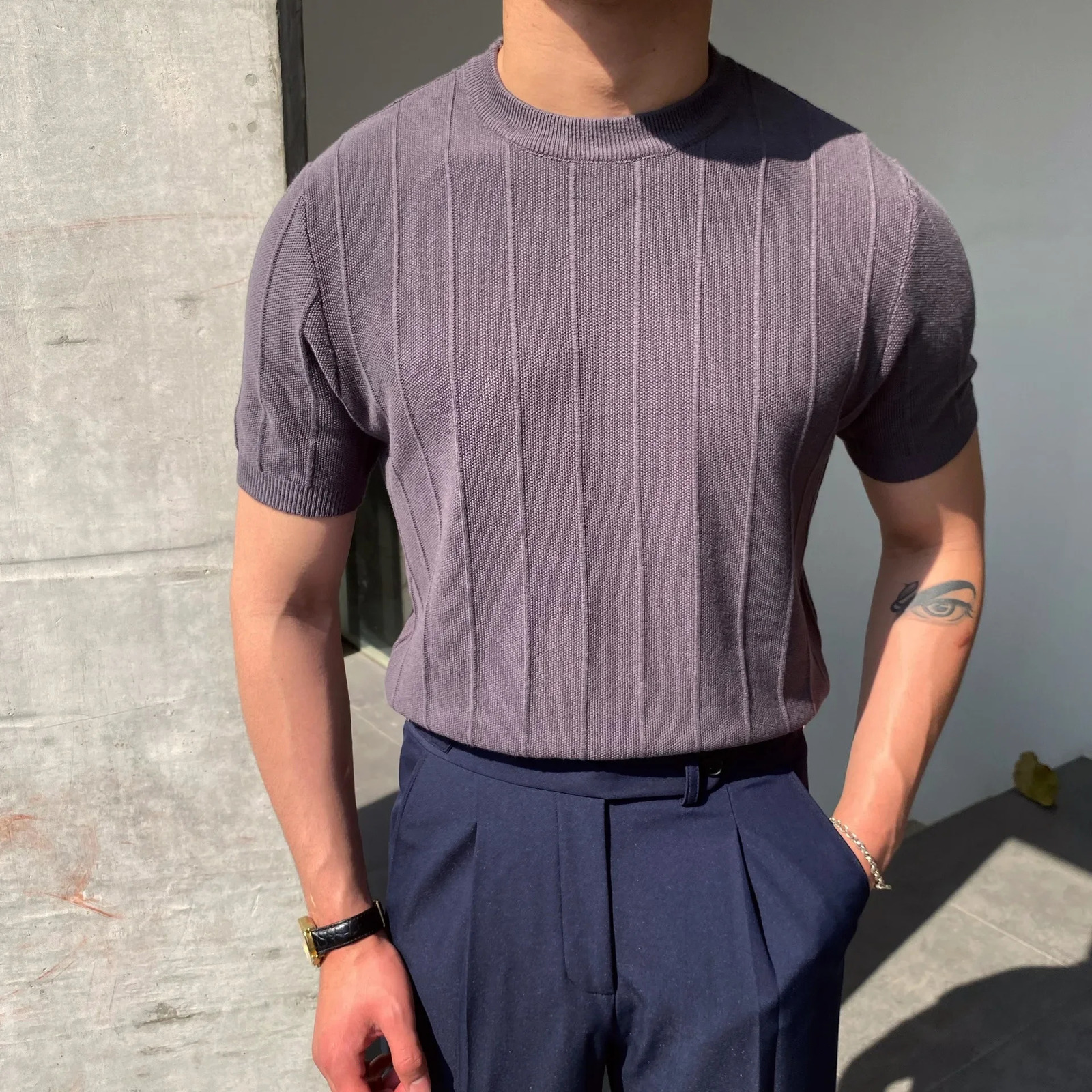 Mens Light Knit T Shirt Mens Summer Round Neck T Shirt Half Sleeve Men Short Sleeve Thin Version of The Base Shirt 250318