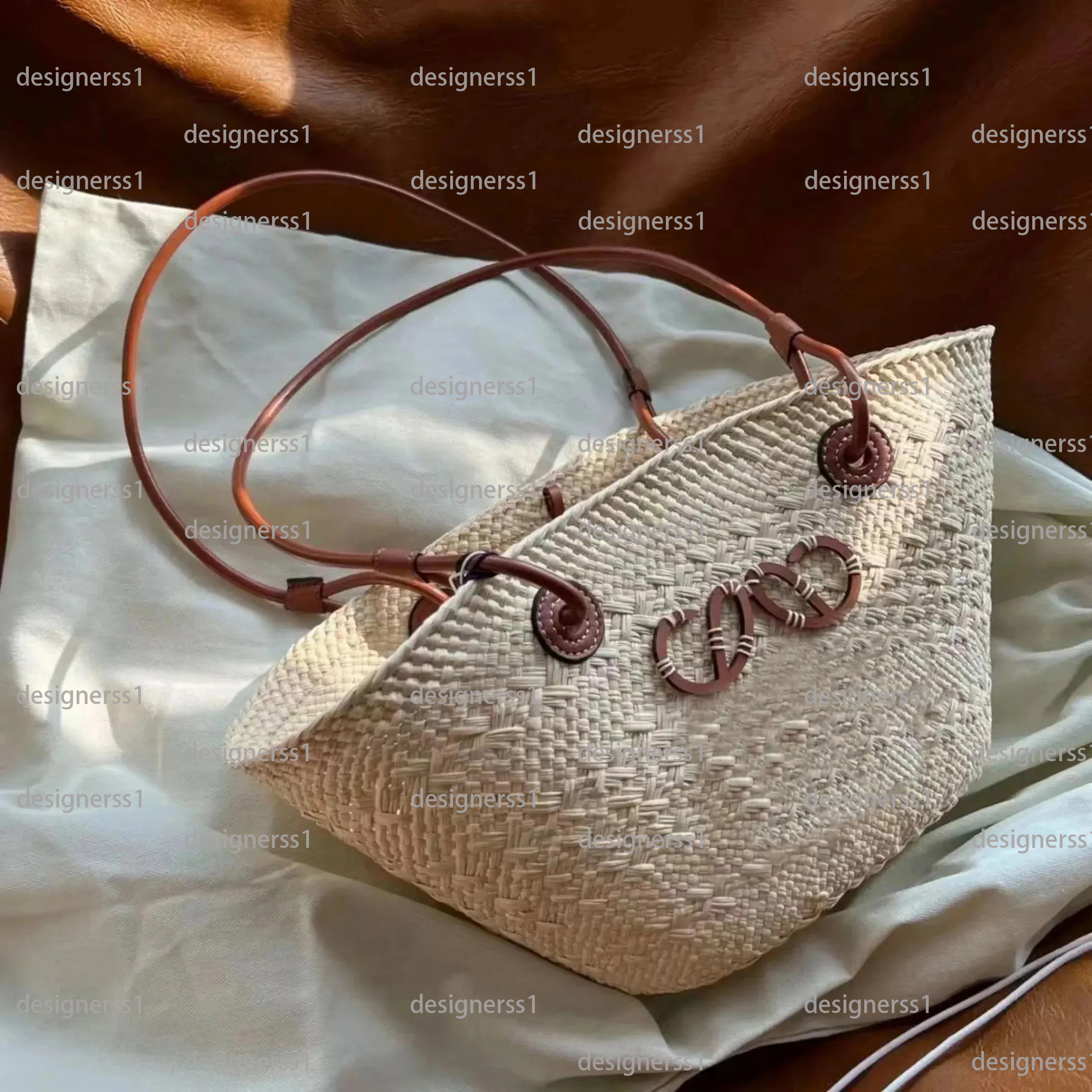 French woven bag holiday new bag women's shoulder large-capacity portable basket straw Tote Designer Wicker Woven Handbags SummerBeach Bali Straw Bag Big Basket