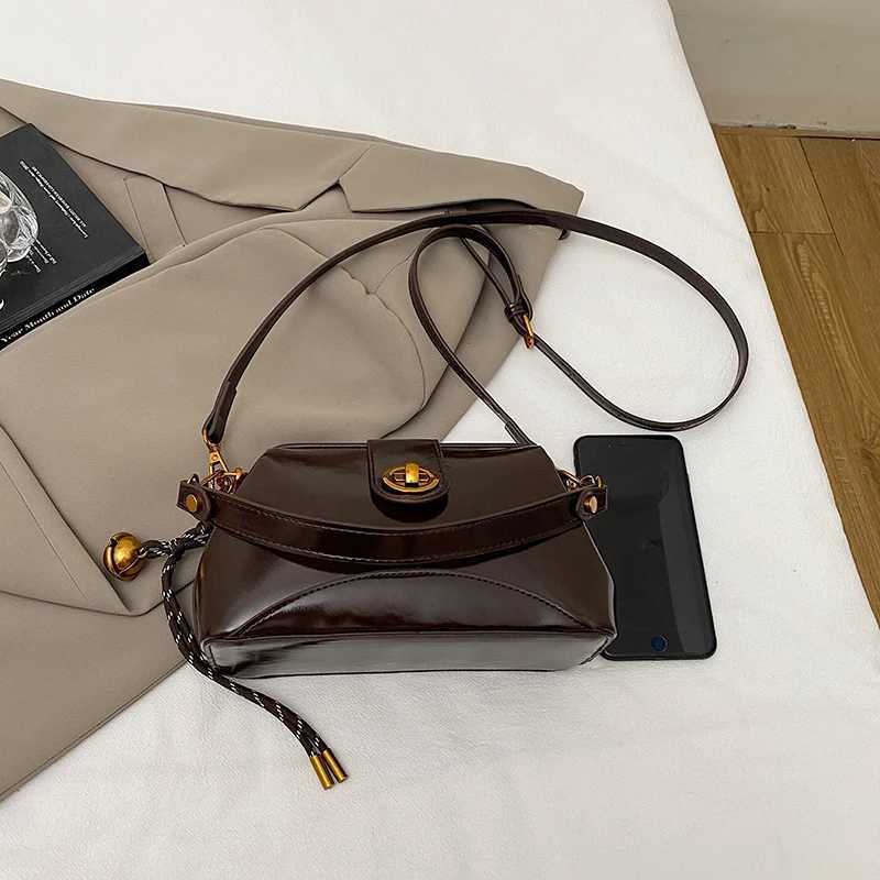 Crossbody Bag Fi Wen Bags Retro Leather Handbag Simple Womens Wild Shooter Messenger Bag Y250318