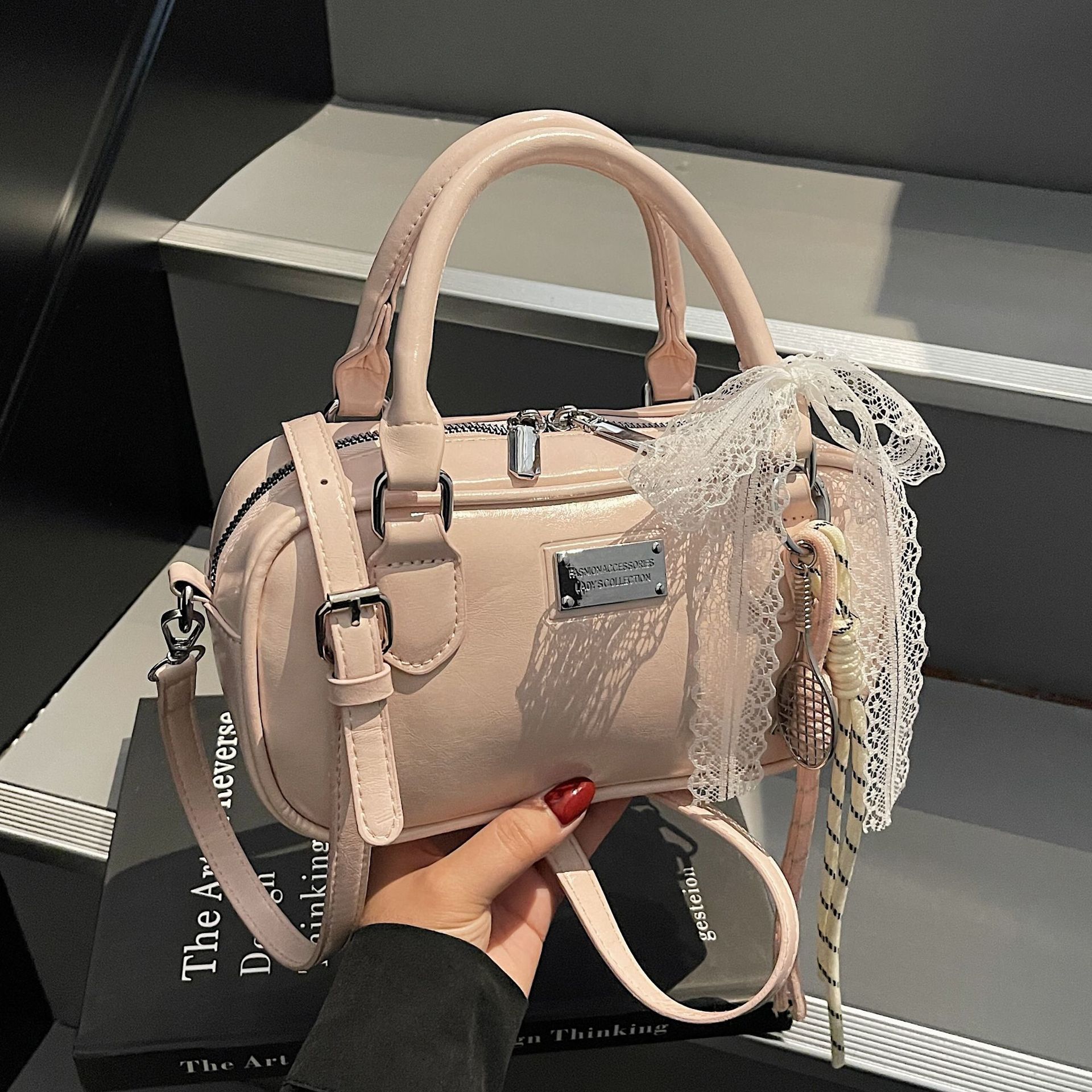 High End Handbag For Women's Spring And Summer Versatile 2025 New Fashion Crossbody Bag, Casual Hand-Held Boston Bowling Bag Fashion Shoulder Bag