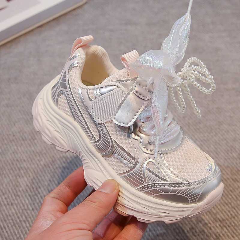 Fashionable girls tennis shoes childrens casual sports shoes childrens mesh breathable lightweight coach princess shoes 26-38 W250318
