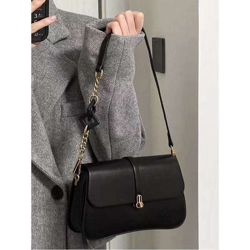 Trendy New Trend High quality Women s Underarm Small Square Bag 2025 New Style Simple And Fashionable Designer Handbag Multifunctional Chain Crossbody