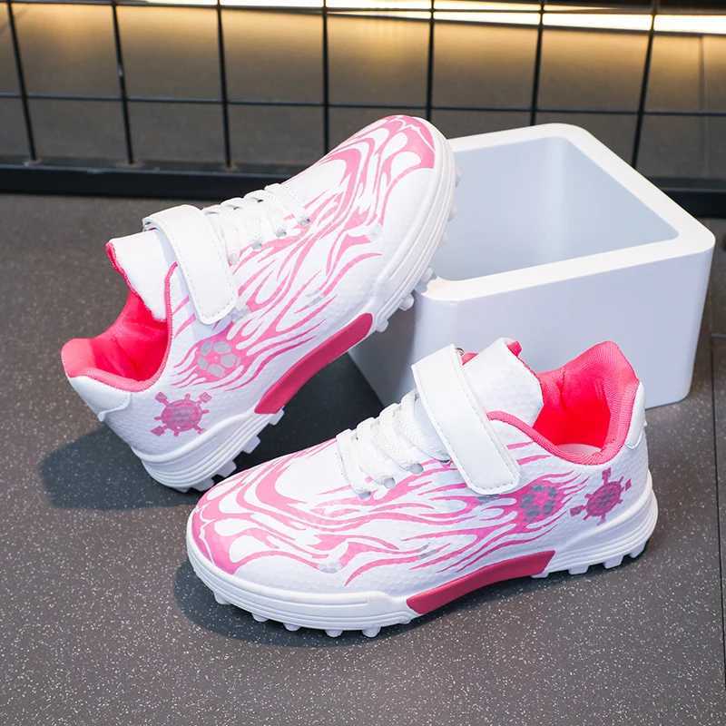 Children Soccer Cleats Fashion Design Breathable Non-slippery Soccer Shoes for Boys and Girls W250318