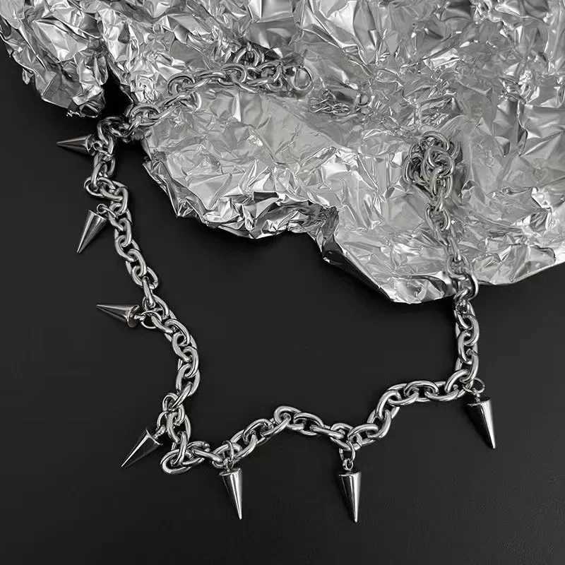 Punk Hip Hop Metal Rivet Corner Necklace for Men Gothic Silver Cross Kravik Necklace Y2K Jewelry W250318