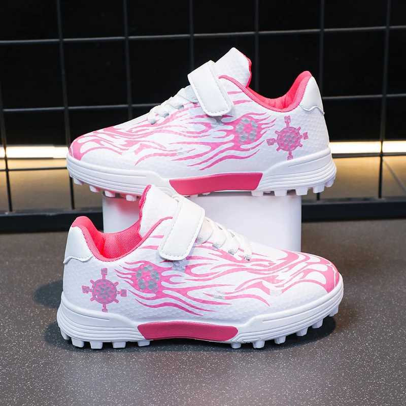 Children Soccer Cleats Fashion Design Breathable Non-slippery Soccer Shoes for Boys and Girls W250318