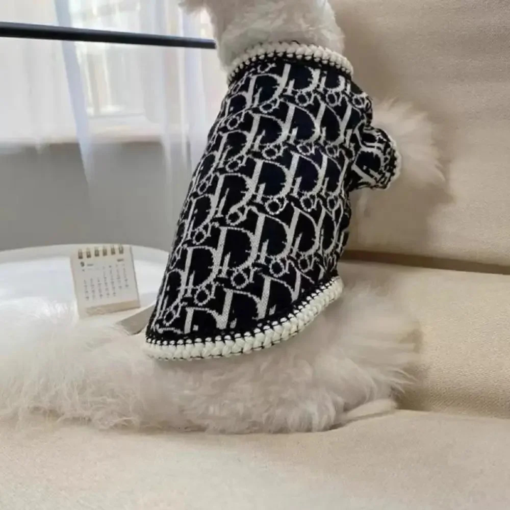 Polyester dog cotton sweater jacket comfortable warm fashionable soft knitted cardigan wool outdoorindoor 250318