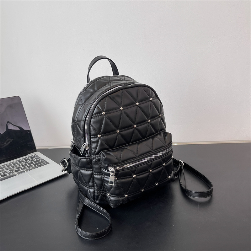 High Quality Lingge 2025 Spring/summer Women s Large Capacity Backpack New Simple High End Designer Fashion Multi Functional Backpack Outdoor Leisure 