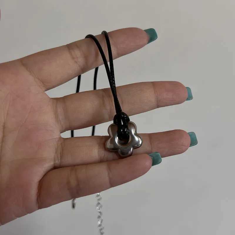 New Korean fashion hollow titanium steel star pentagonal pendant necklace suitable for women men black rope chain necklace Y2k party jewelry W250318