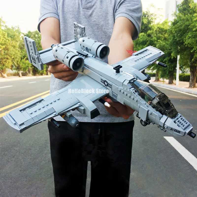 Thunderbolt II A10 Fighter jet Plane Building Blocks 3D Model Military Series Bricks Toys For Children Christmas Gifts 961PcsXJ250318