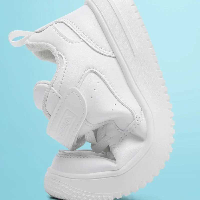 New leather childrens running shoes fashionable teenagers casual walking student fashion sports shoes breathable and soft childrens sports shoes W2503