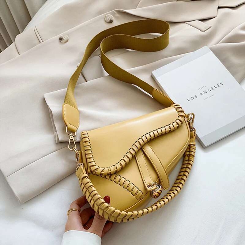 Fashion Saddle Women One Shoulder Handle Trend Casual Hasp Zipper PU Material Polyester Inside Lock Ornament Bag