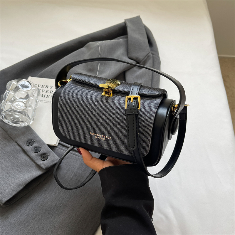 Fashionable And High-End Small Square For Women fashion New Trend, Simple Texture, Versatile Handbag, Single Shoulder Crossbody Bag Fashion Shoulder B