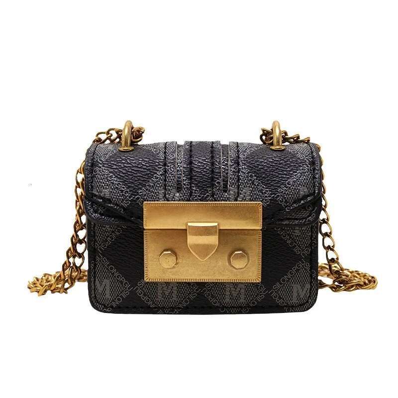 mini 2025 new handbag, and fashionable single shoulder crossbody bag, trendy internet celebrity ins chain small square ba handbag, bag,