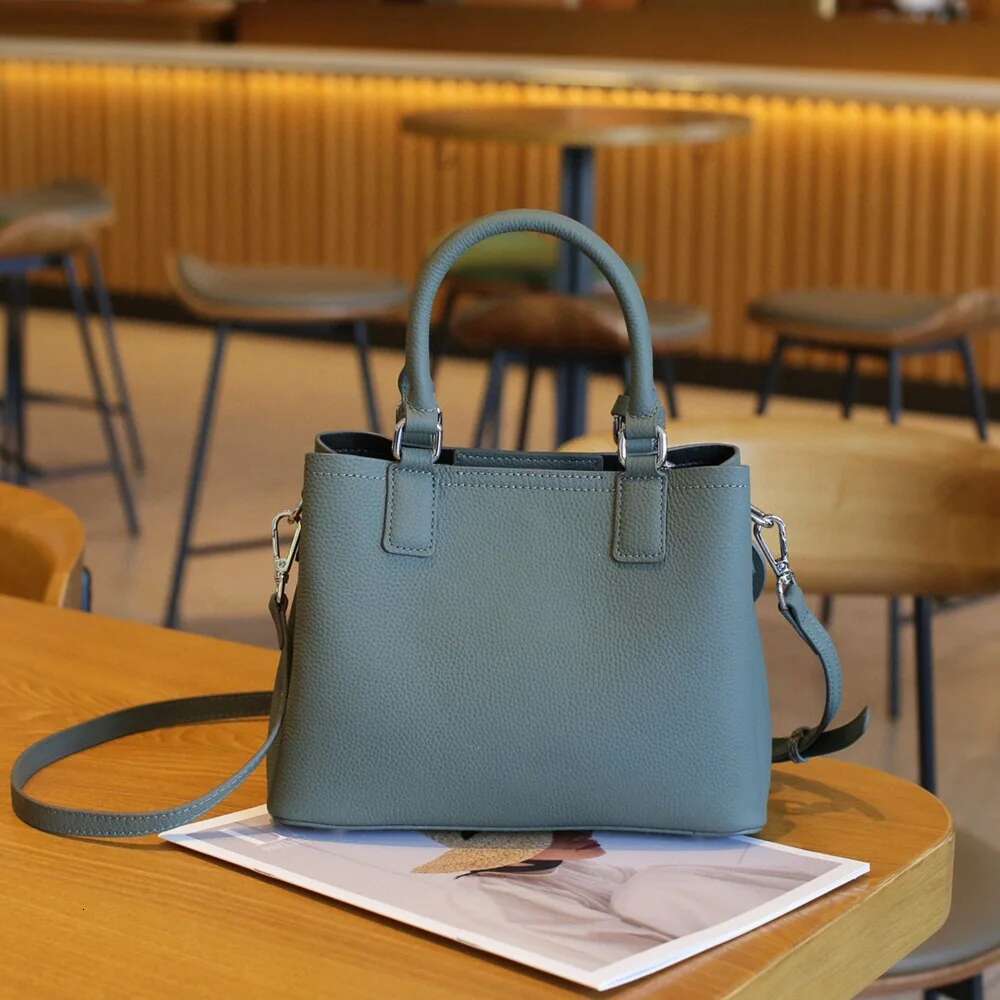 New Winter Blue Green Tote Large Capacity 100% Genuine Leather Women Handbag Cowskin Female Shoulder Crossbody Bag 2 Straps
