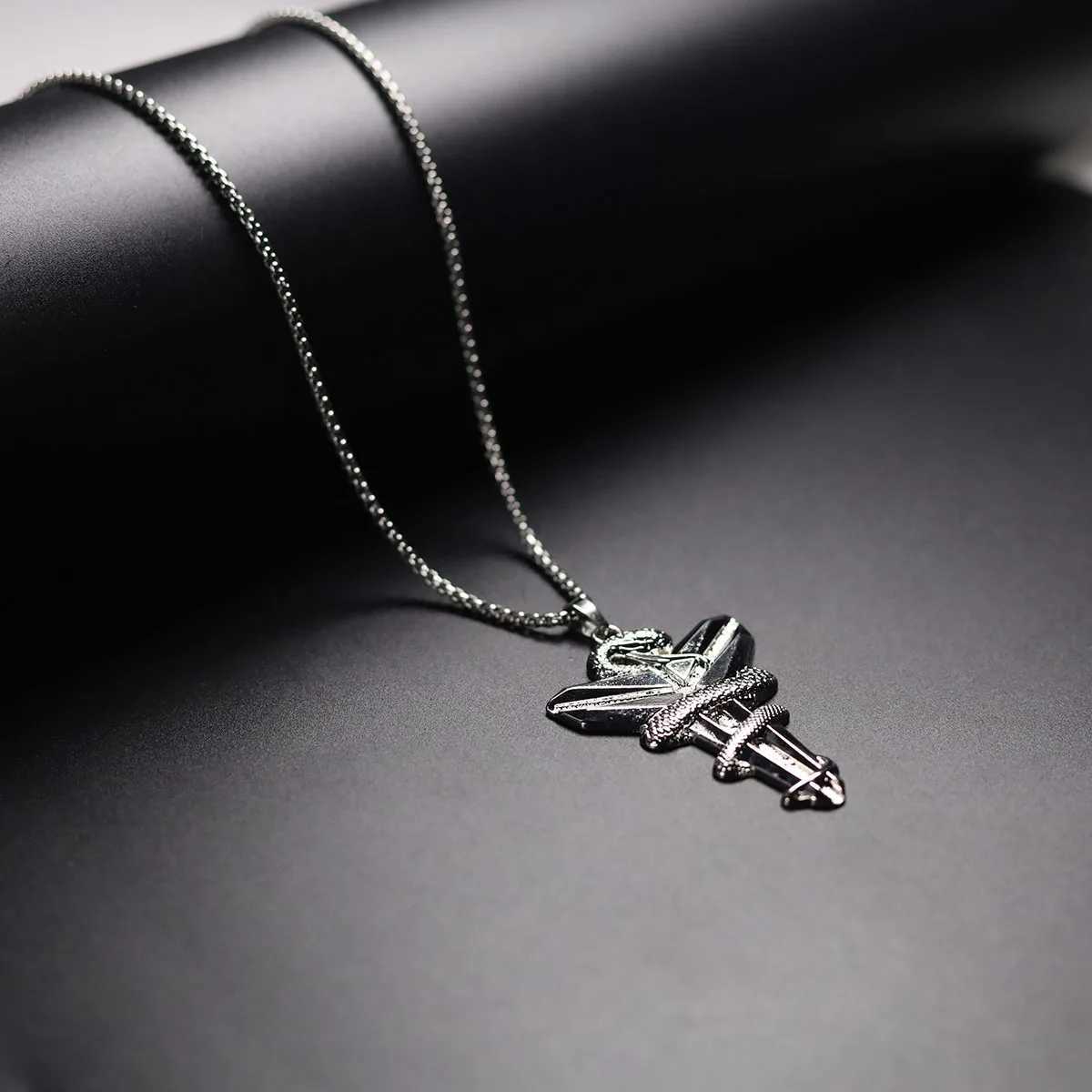 Vintage Viper Black Mamba Pendant Necklace for Men Boys - Simple Fashion Trend Basketball Fan Jewelry Memorial Party Charm W250318