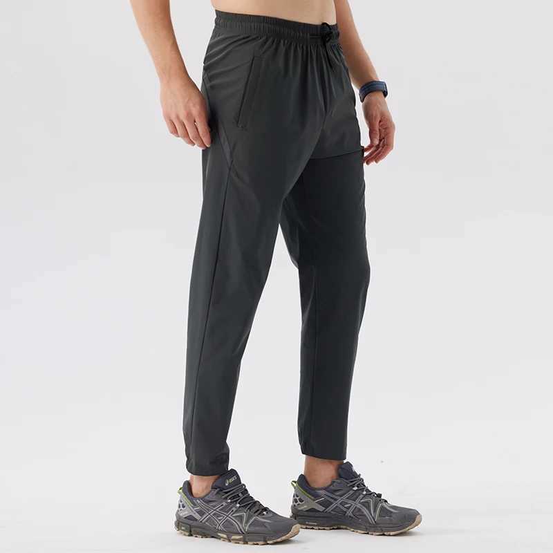 Sports pants for men running pants with zippered pockets mens training and running pants mens casual sports pants W250318
