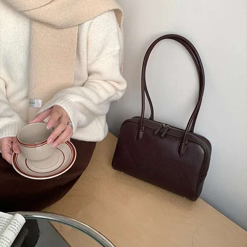Fashion New 100% Genuine Leather Women Bowg Bag Design Soft Simple Shoulder Bags Ladies Commute Casual Totes Black