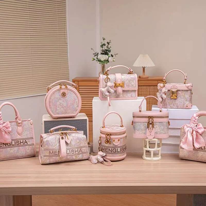 Ladies Designer High-End Pink Emed Handbag 2024 New Chinese Style Box Single Shoulder Crossbody Bag