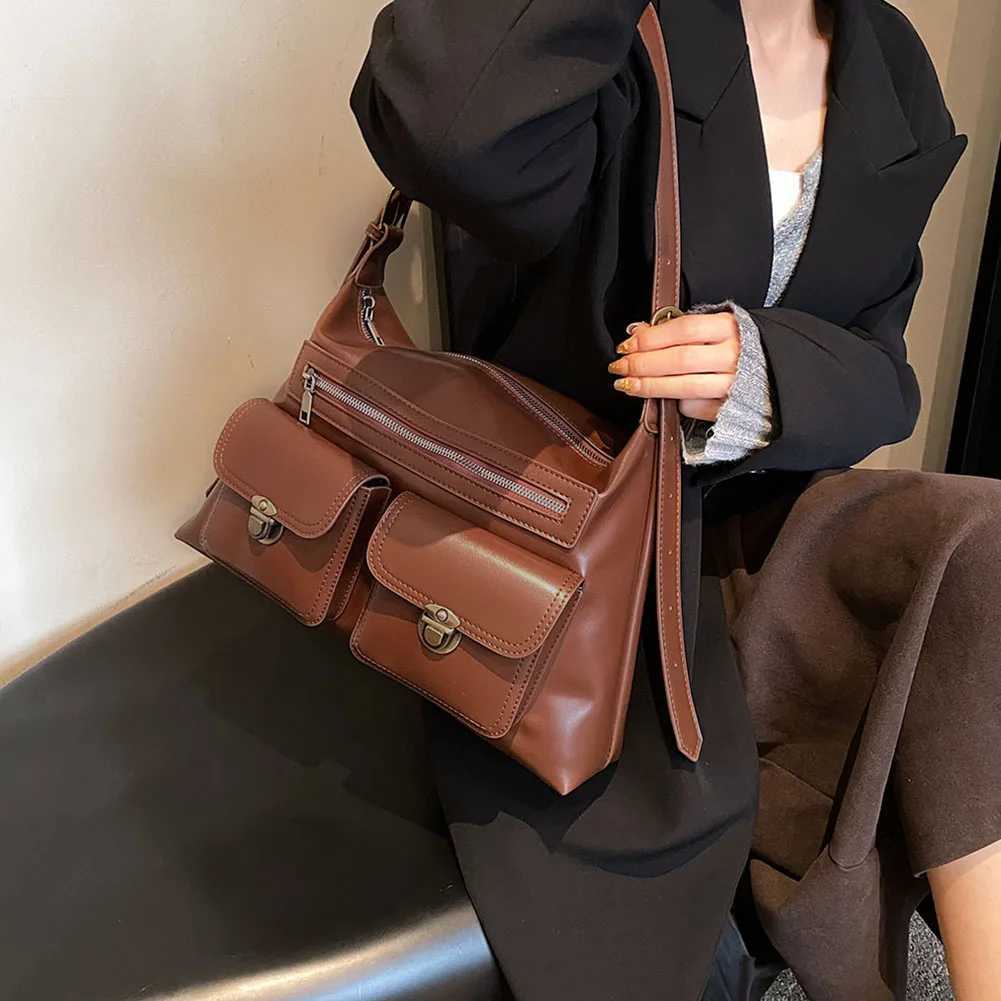 Winter large bag large capacity warm ladies retro style luxury designer handbag zipper closure underarm pocket Mti pocket daily bag Y250318