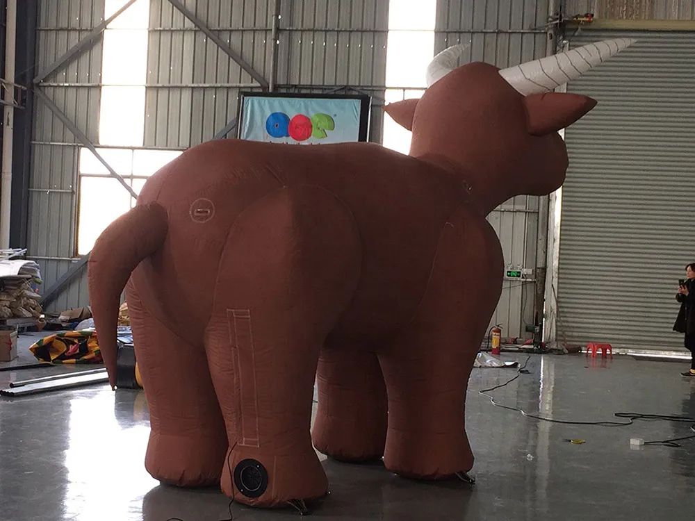 High quality 2/4/6mH Eye-catcher giant inflatable bull cattle model , North America buffalo for farm/pasturage advertising
