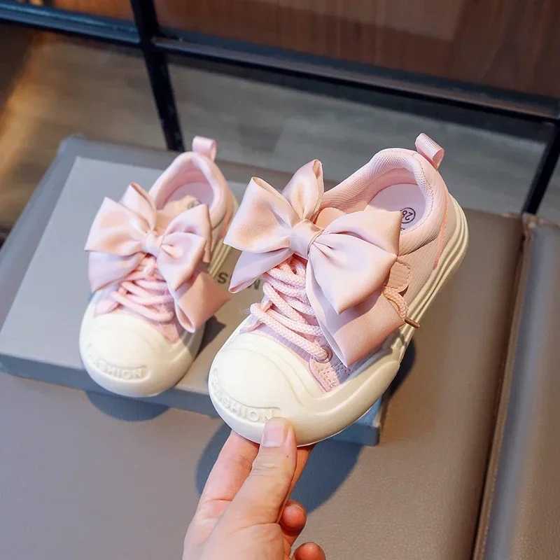 2024 Girls Sports Shoes School Childrens Casual Sports Shoes Fashion Childrens Tennis Shoes Thick Bottom Bow Knot Anti SlipXJ250318