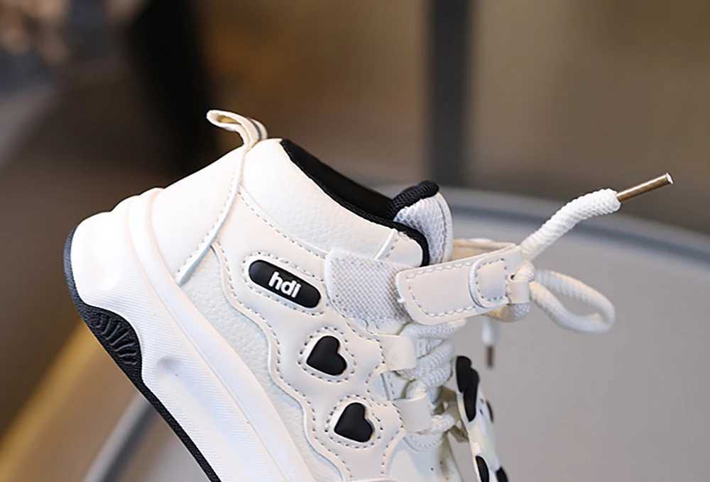 PU leather childrens sports shoes 2025 trend fashion boys and girls childrens sports shoes soft sole breathable running shoes W250318