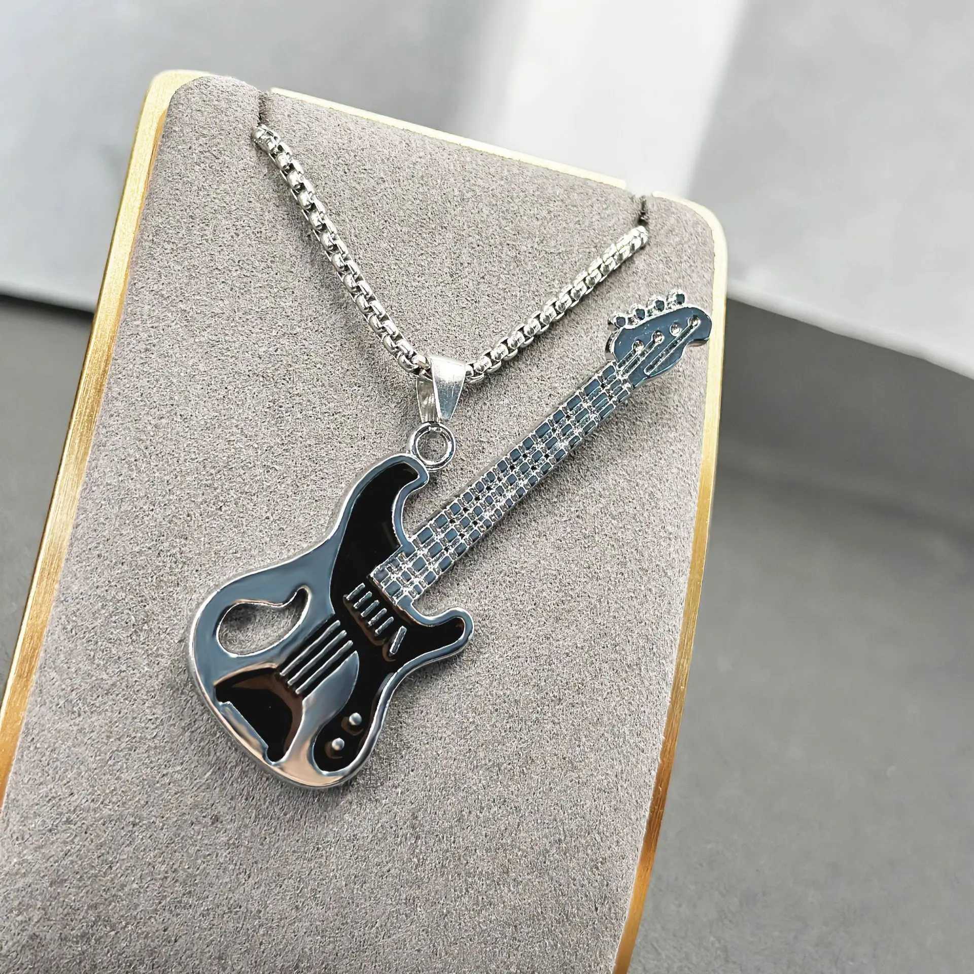 Punk style mens guitar pendant high-quality rock hip-hop personalized mens necklace fashionable jewelry W250318