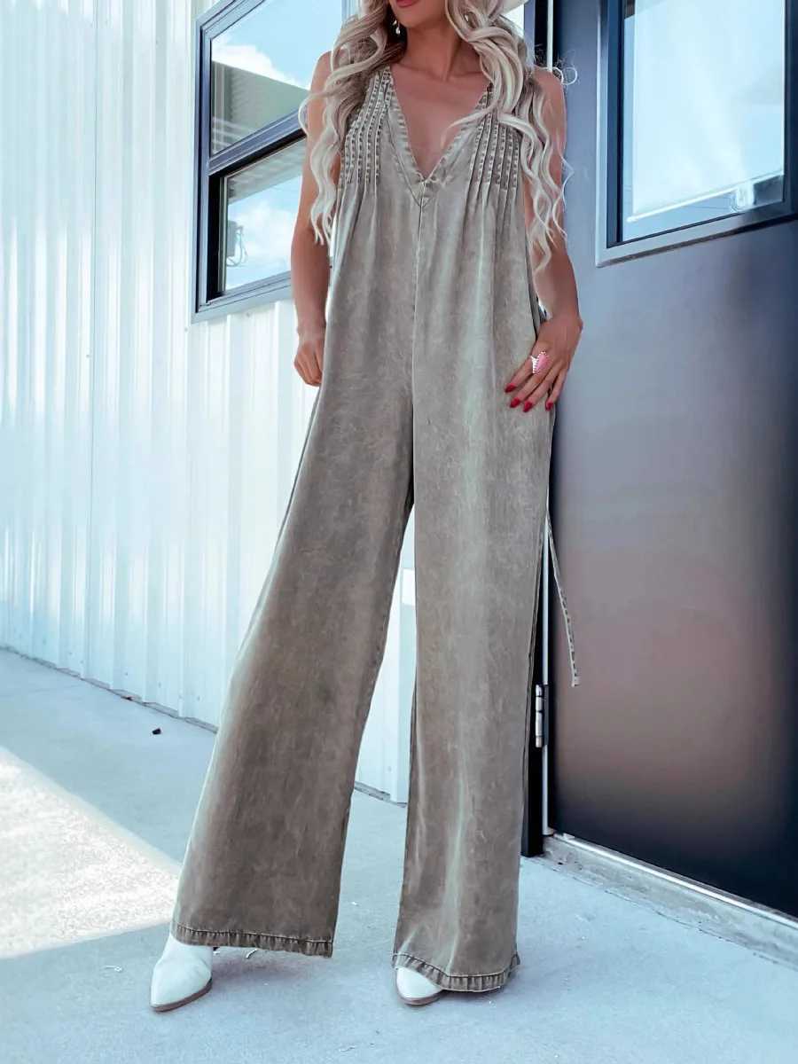 Womens fashionable pocket sized shirt decorated denim casual jacket one-piece loose leg sexy backless and unwashed denim jumpsuit X250318
