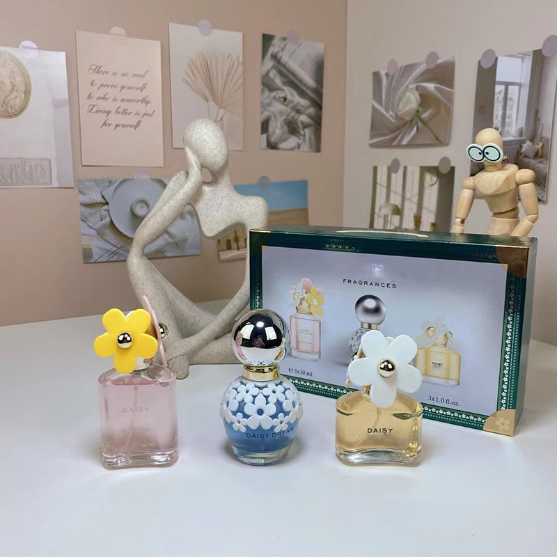 Luxury Daisy Lady Perfume Set Gifts 30ml 3pcs EDT EAU De Toilette Natural Spray Fresh Smell Long Time Lasting Luxury Cologne Light Woman Fragrance Gifts Stock