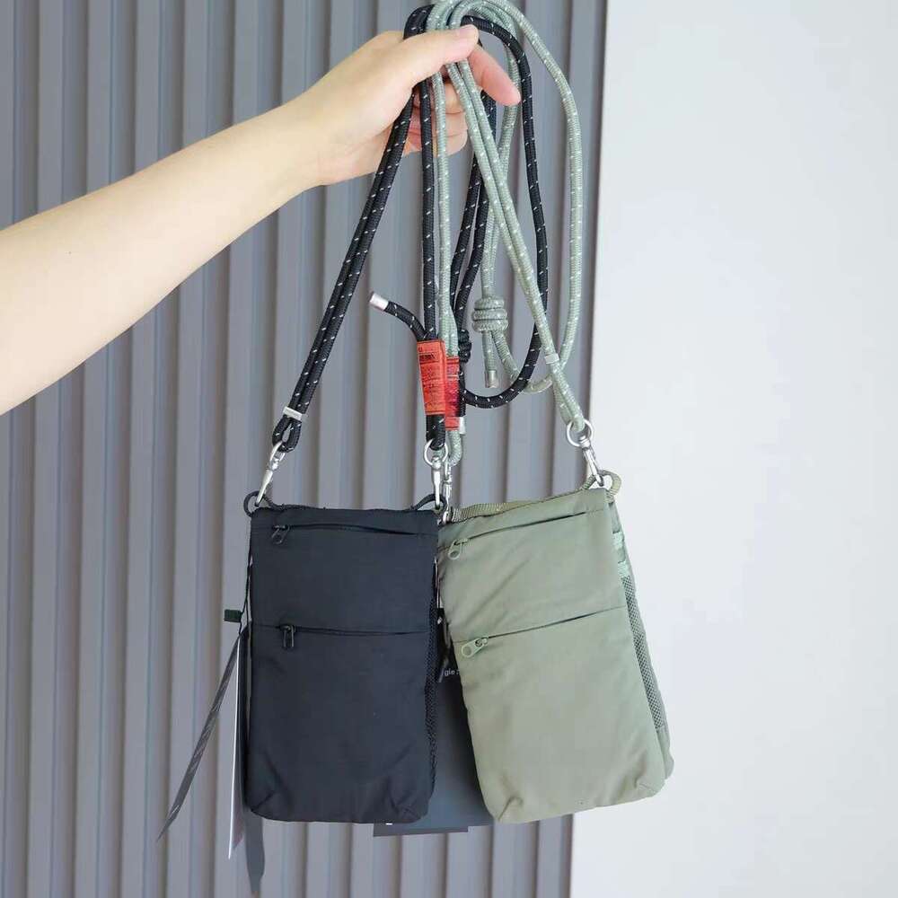 Folding close fitting mobile phone men's crossbody bag trendy brand Instagram workwear Japanese style small bag casual shoulder