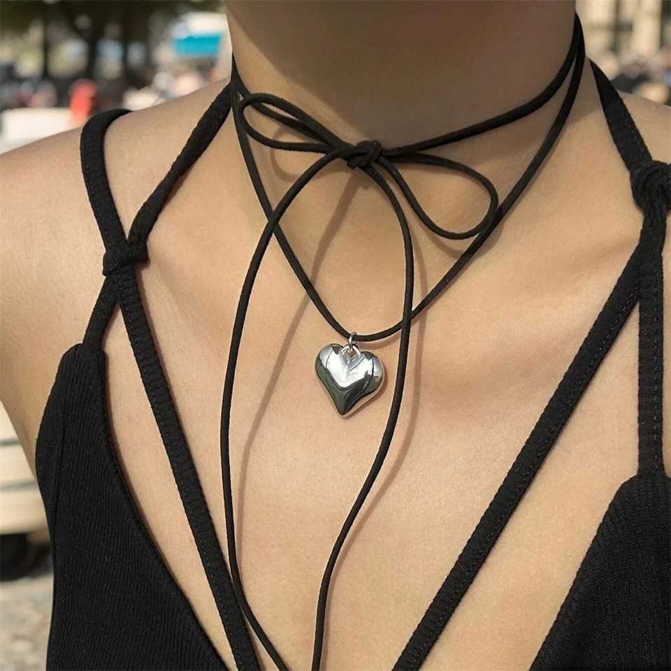 Exaggerated Black Velvet Large Heart Pendant Necklace Womens Knot Bow Adjustable Rope Chain Jewelry Wedding Accessories W250318