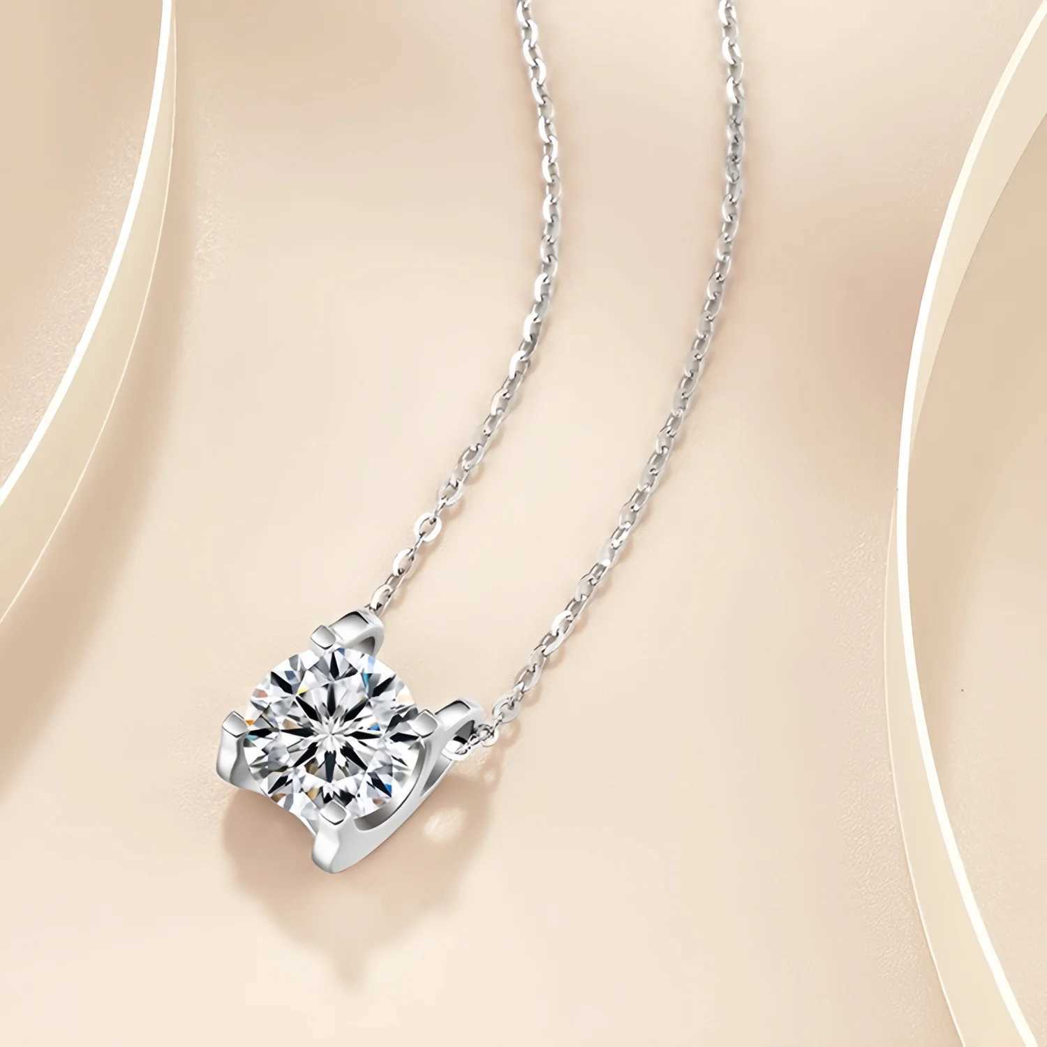 Moissanite womens pendant necklace 1-2CT 925 sterling silver D-color necklace certified W250318