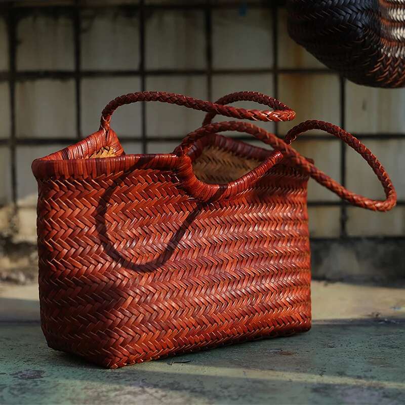 Spring and summer French cow2025hide basket bag, rattan woven handbag, women's large capacity fashionable casual retro bag