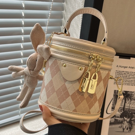 Minimalist Diamond Shaped Cylindrical Women's 2023 New Summer Fashion Casual Crossbody Bag, Portable Bucket Bag For Women Fashion Shoulder Bags