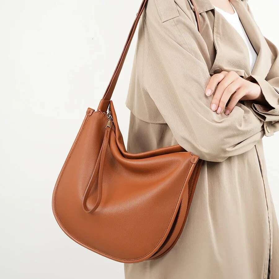 2023 New High Quality Saddle Genuine Leather Female Large Shoulder Bags Simple Crossbody Bag Women Commute Handbags