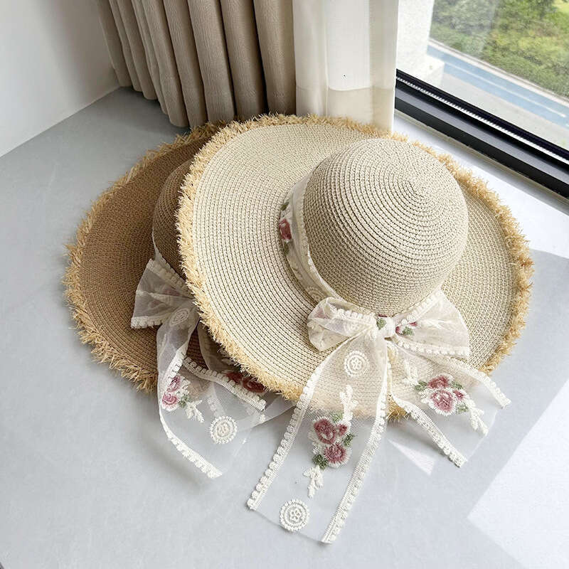New Embroidered Lace for Women, Summer Straw Weaving Large Edge Outdoor Travel Sunscreen Hat, Seaside Beach Hat
