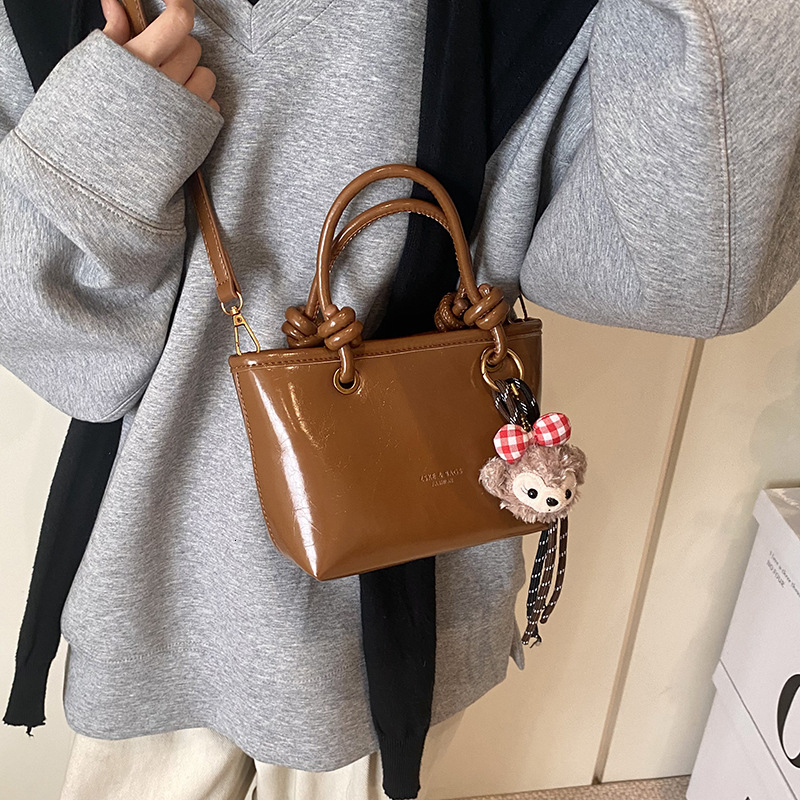 Advanced Underarm Small For Women fashion New Trendy Winter Versatile Crossbody Super Hot Handheld Bucket Bag Fashion Shoulder Bags
