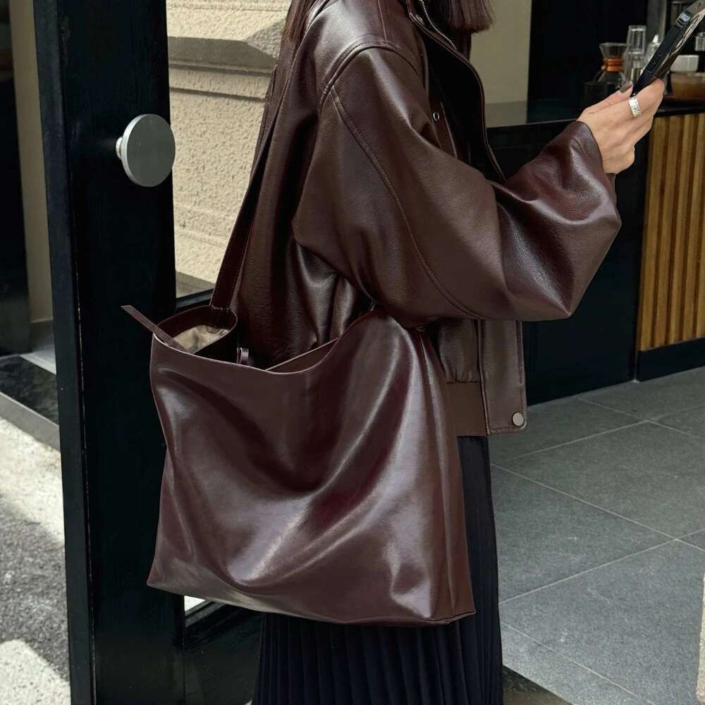 New Fashion Minimalism Women Messenger Bags Crossbody Handbag Large Capacity Satchel Roomy Daily Tote Black