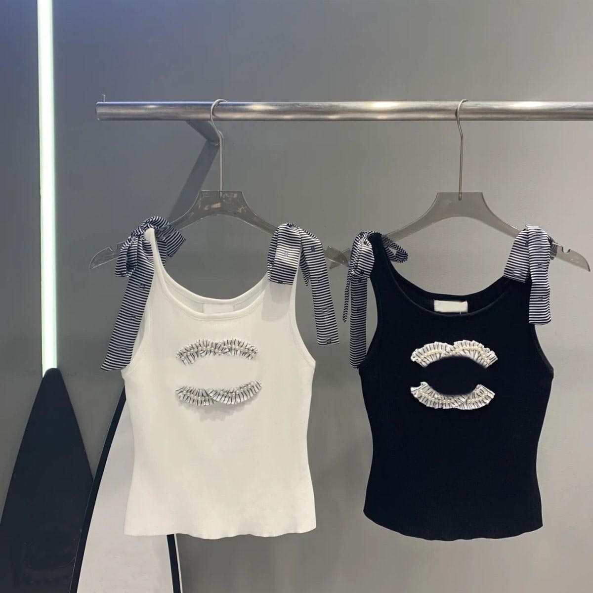 Fashion Round Neck Knitted Vest for Women Hot Diamond Bottom Top Outerwear Love Letter Ushaped Collar Vests Womens Bow Sleeveless Short Tops