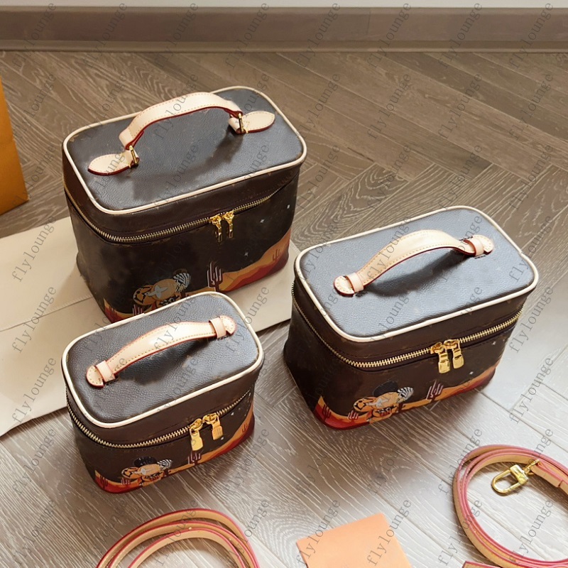 Shoulder Bags 2025 Woman Designer Cosmetic Bag Womans Luxury Classic Old Flower Tote Bag Woman Classic Letter HandBags Chain Bag DJD2503181