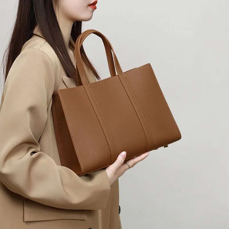 2024 New Retro Women Tote Bag High Quality Shoulder Designer Female Large Handbags Genuine Leather Ladies Bags Brown