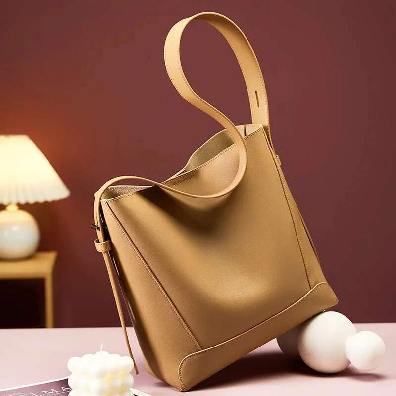 2023 Women's Bucket Bag Genuine Leather Ladies Commute Handbags High Quality Female Shoulder Bags Large Totes Camel Black