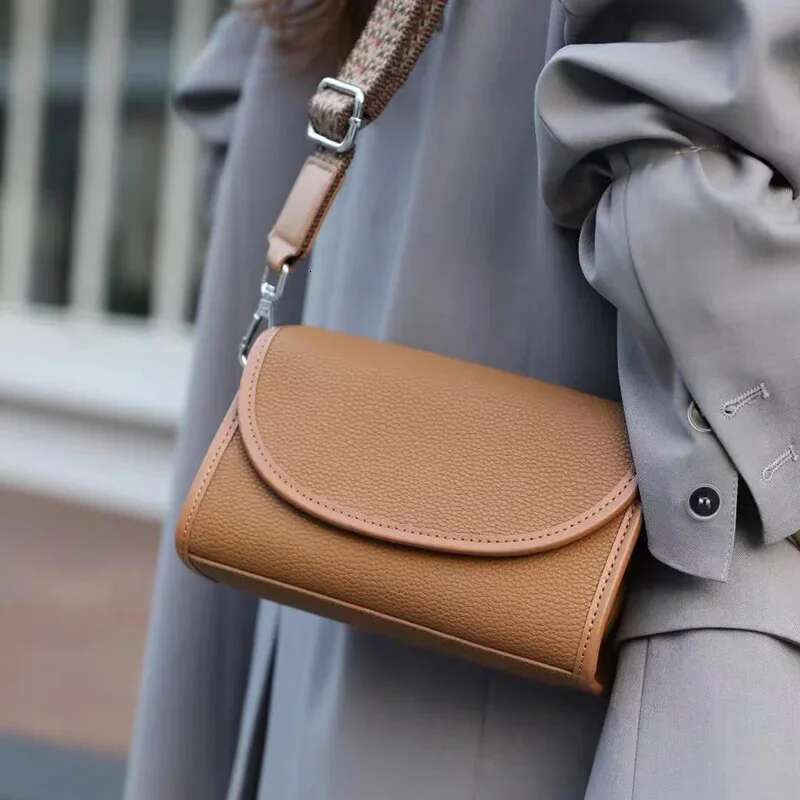 Retro Wide 2 Straps Crossbody Bags Women Designer Cow Leather Lady Shoulder Messenger Small Flap Square Bag