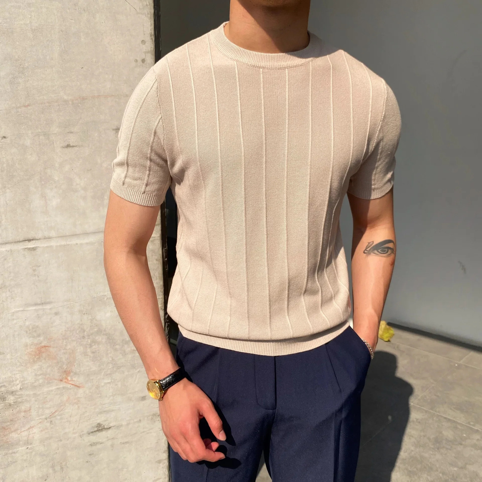 Mens Light Knit T Shirt Mens Summer Round Neck T Shirt Half Sleeve Men Short Sleeve Thin Version of The Base Shirt 250318