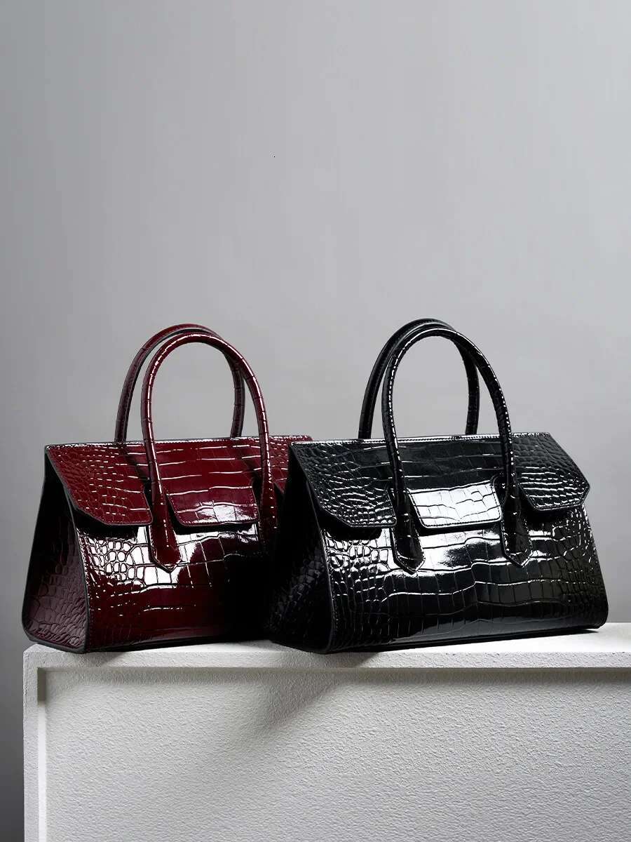 2024 New Patent Leather Women Shoulder Bag Ladies Cowhide Commute Satchels Crocodile Handbag High Quality Cowskin Messenger Bags