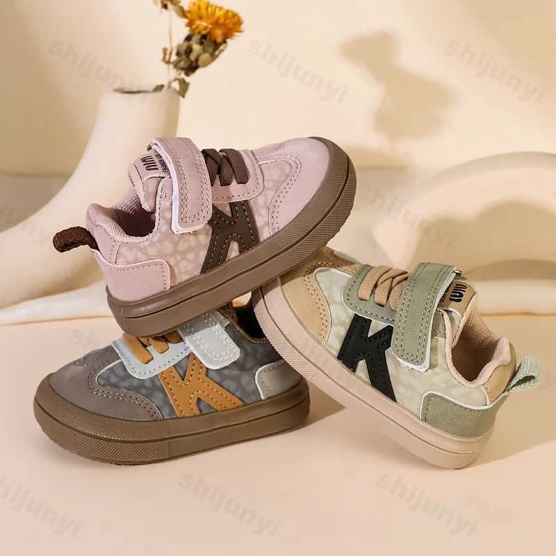 Childrens sports shoes seasonal new boys anti slip running shoes fashionable outdoor girls anti slip childrens soft soled childrens sports shoesXJ2503