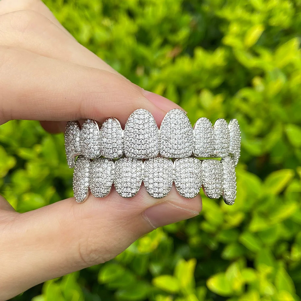 YOUNGX Hip Hop 8/8 Full Iced Out CZ Stone Teeth Top Bottom Zircon Tooth Caps For Women Men Body Jewelry Cosplay Fangs 250318